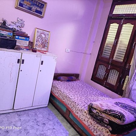 Shri Ram Sharnam Hotel Ayodhya Екстериор снимка